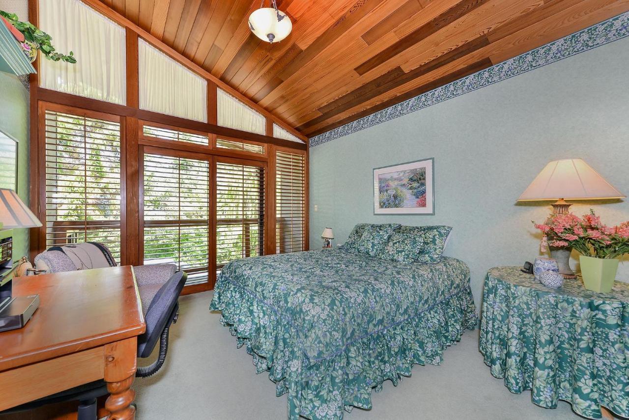 Oceanside Lodge Saanich Inlet North Saanich Ngoại thất bức ảnh